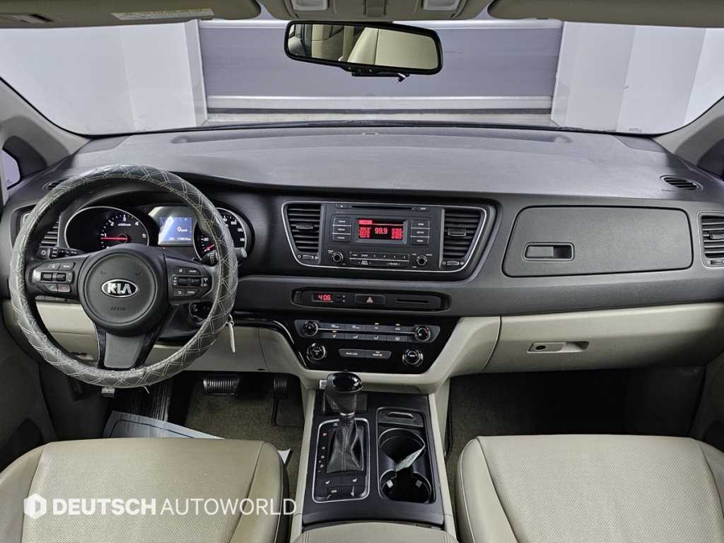 KIA Carnival - Vista 7