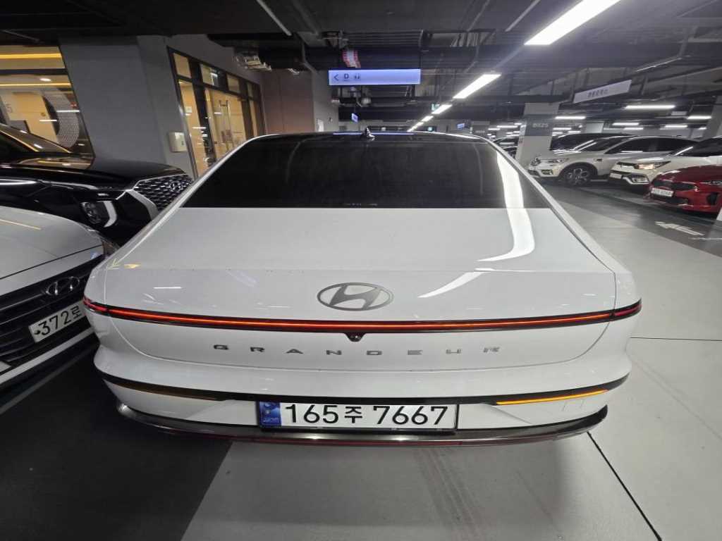 HYUNDAI Grandeur - Vista 6