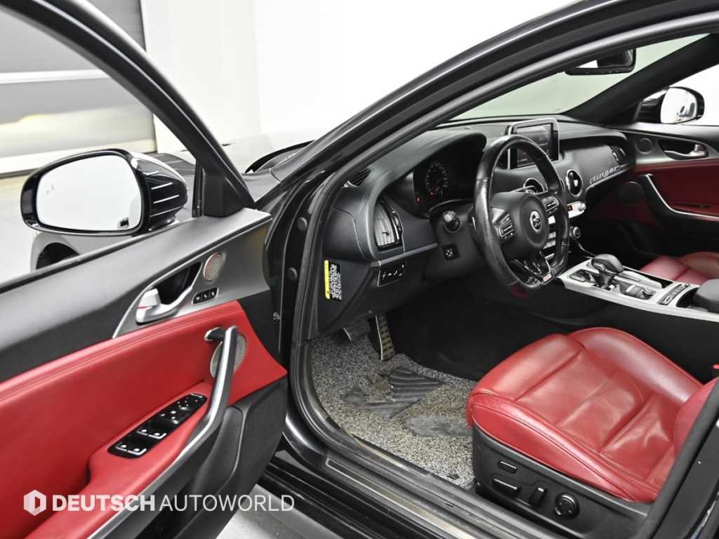 KIA Stinger - Vista 12