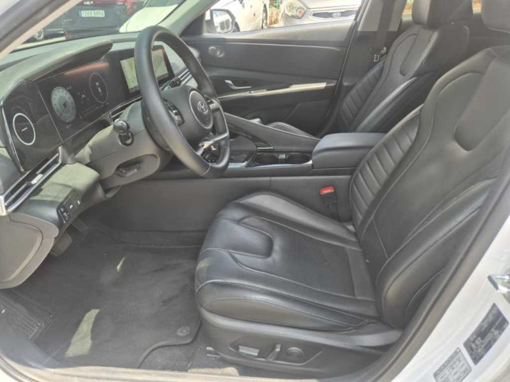 HYUNDAI Avante - Vista 7