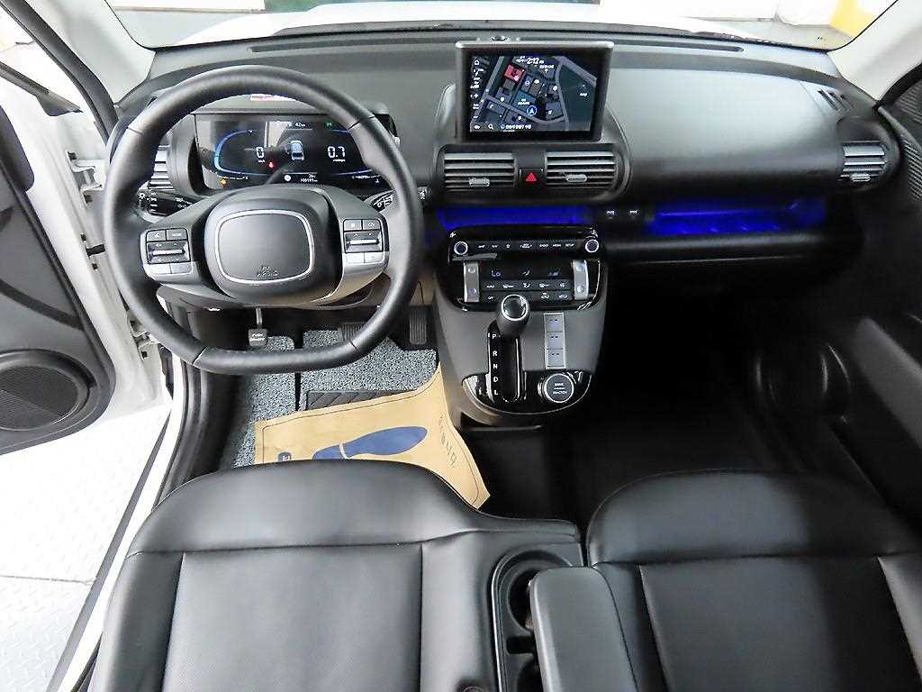HYUNDAI Casper - Vista 9