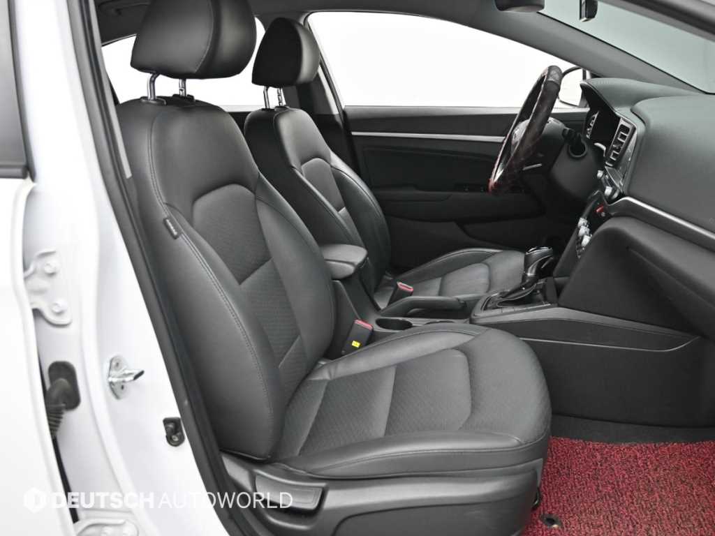 HYUNDAI Avante - Vista 12