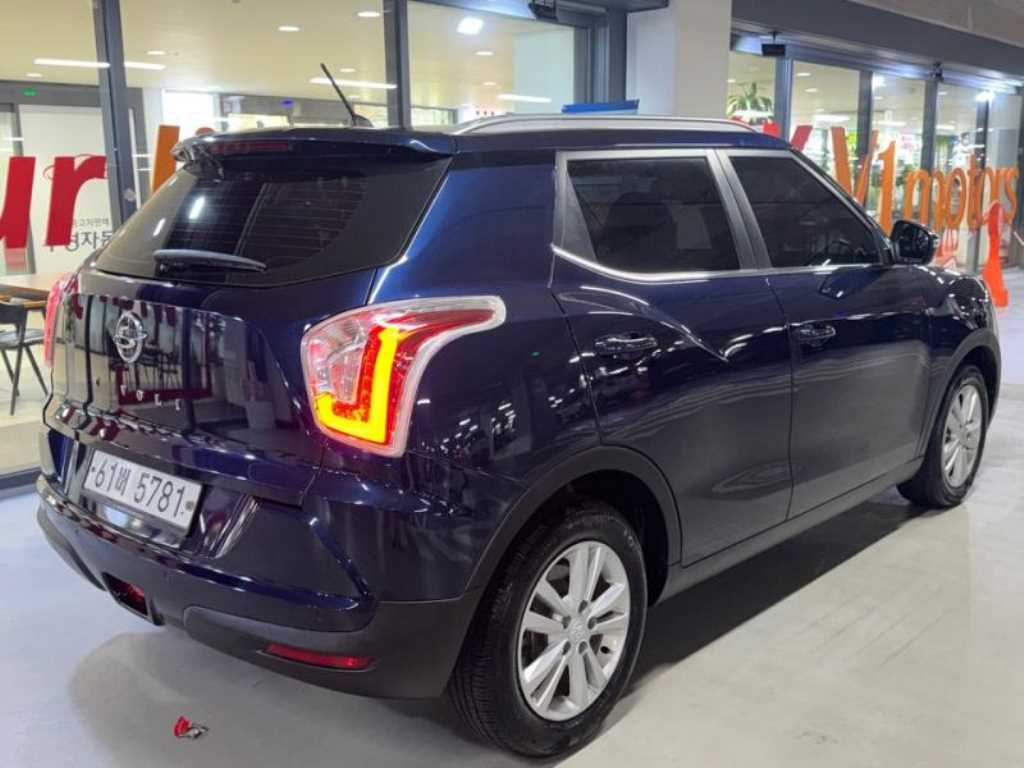 Ssangyong Tivoli - Vista 4