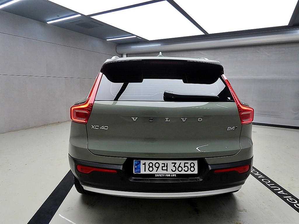 Volvo XC40 - Vista 3