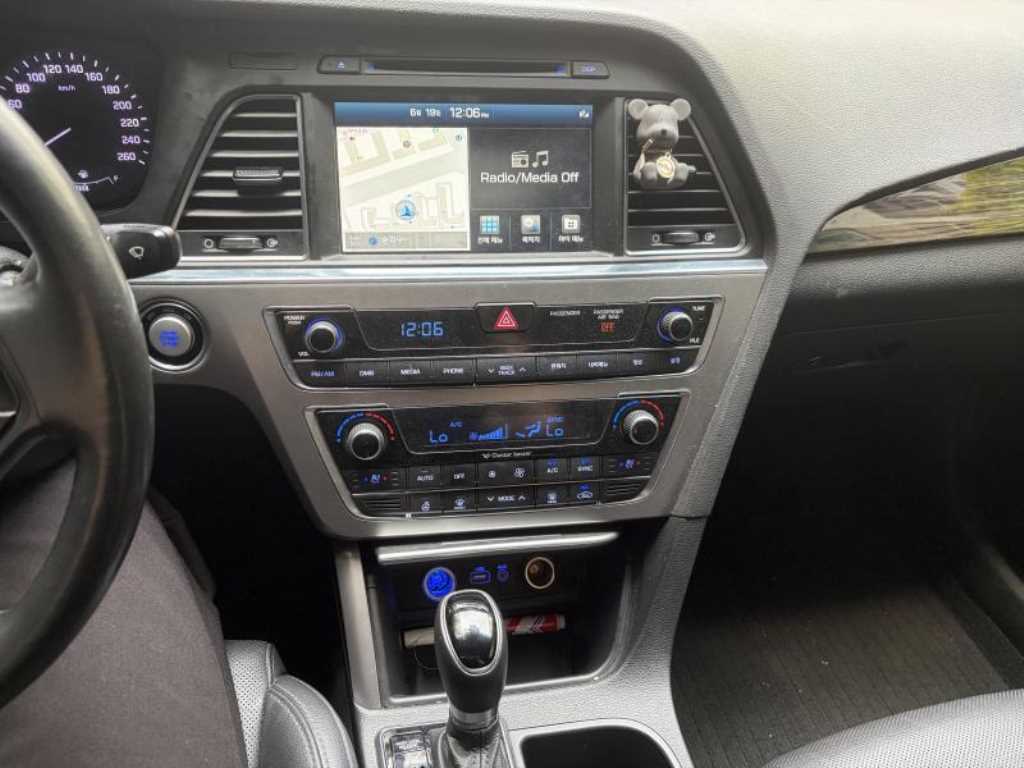 HYUNDAI Sonata - Vista 11