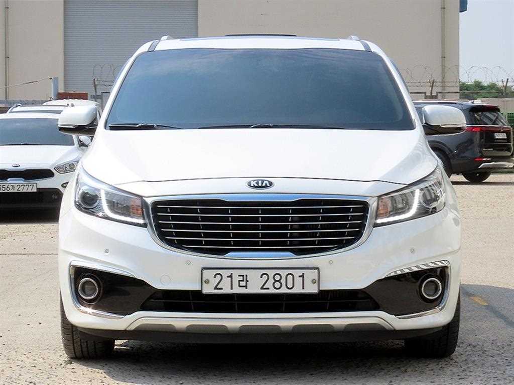 KIA Carnival 2017 Blanco - Importación desde Corea - HF Imports Iquique - Foto 1