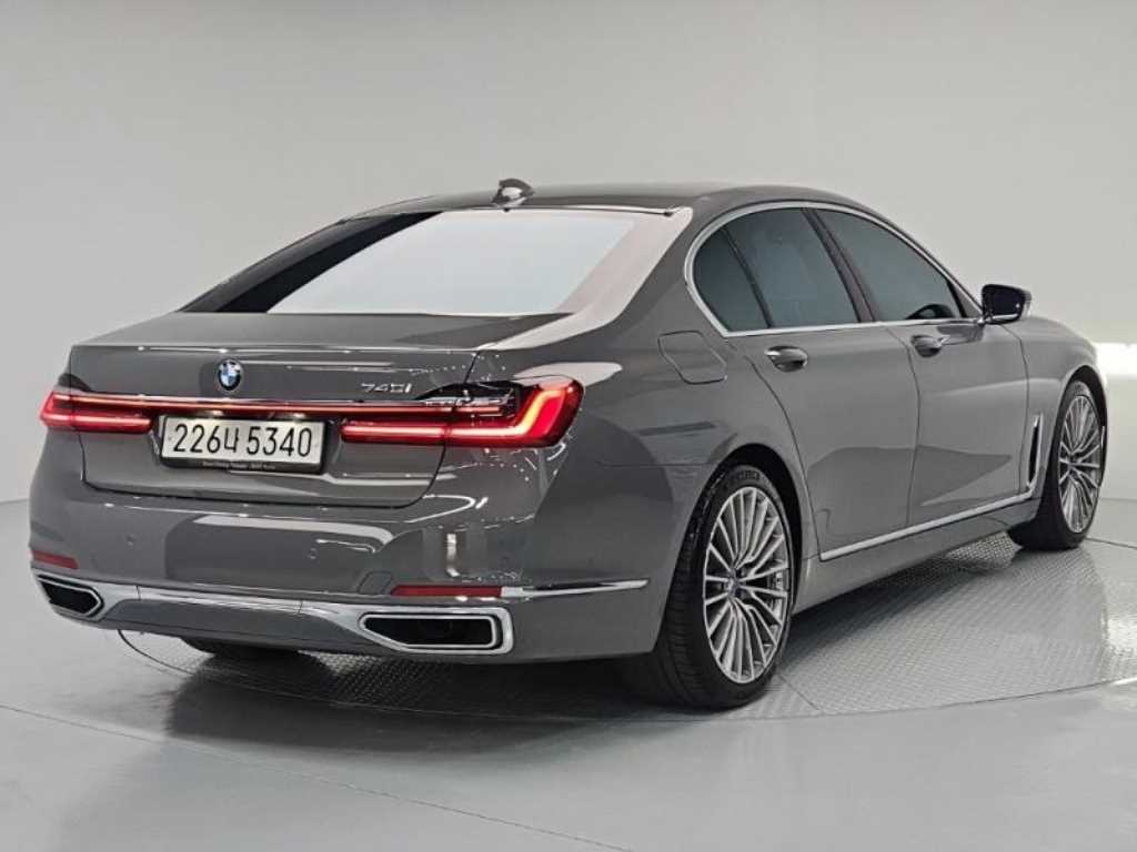 BMW 7 Series - Vista 3