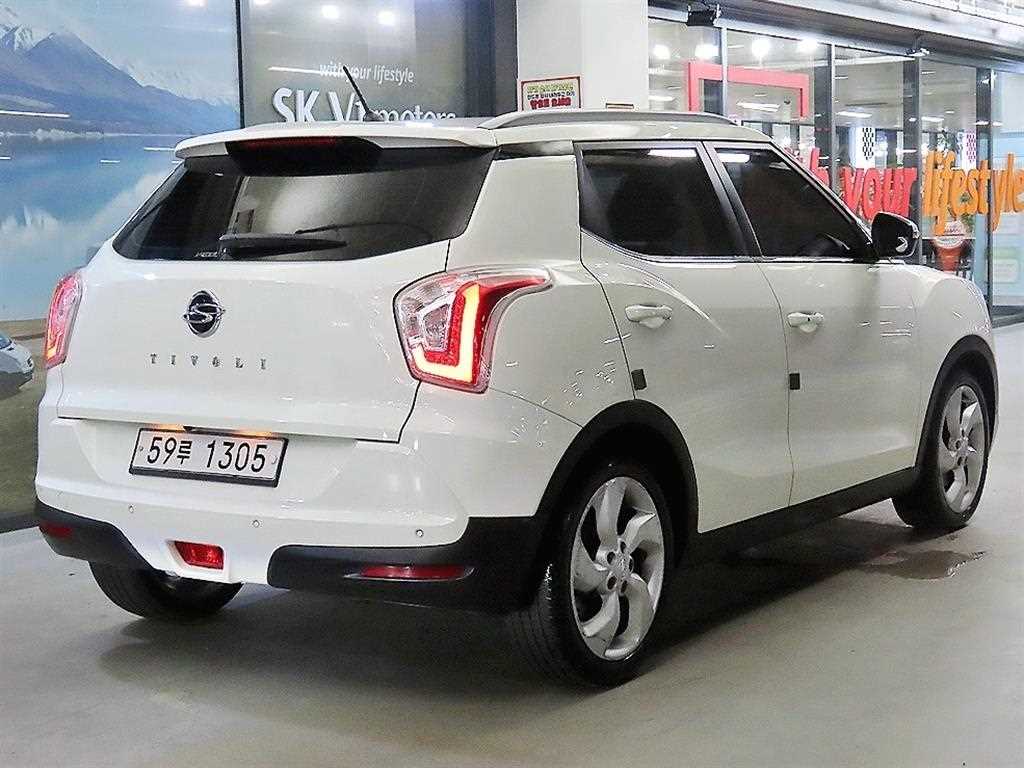 Ssangyong Tivoli - Vista 6