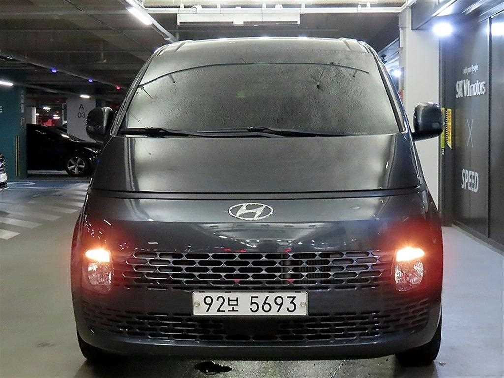 HYUNDAI Staria - Vista 2