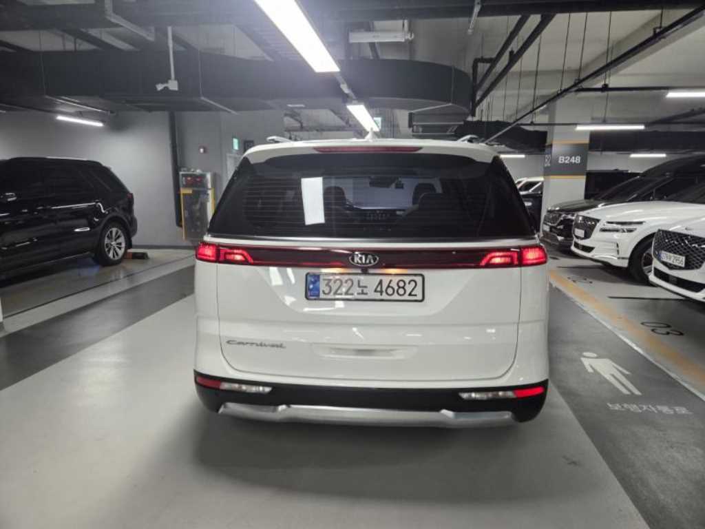 KIA Carnival - Vista 6
