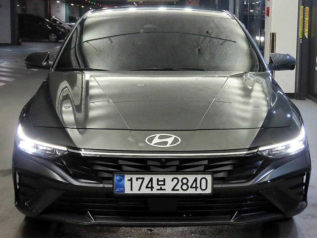 HYUNDAI Avante - Vista 2