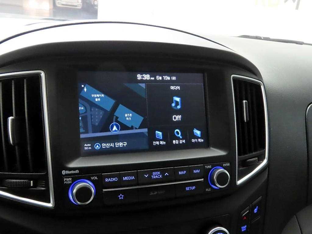 HYUNDAI Starex - Vista 11