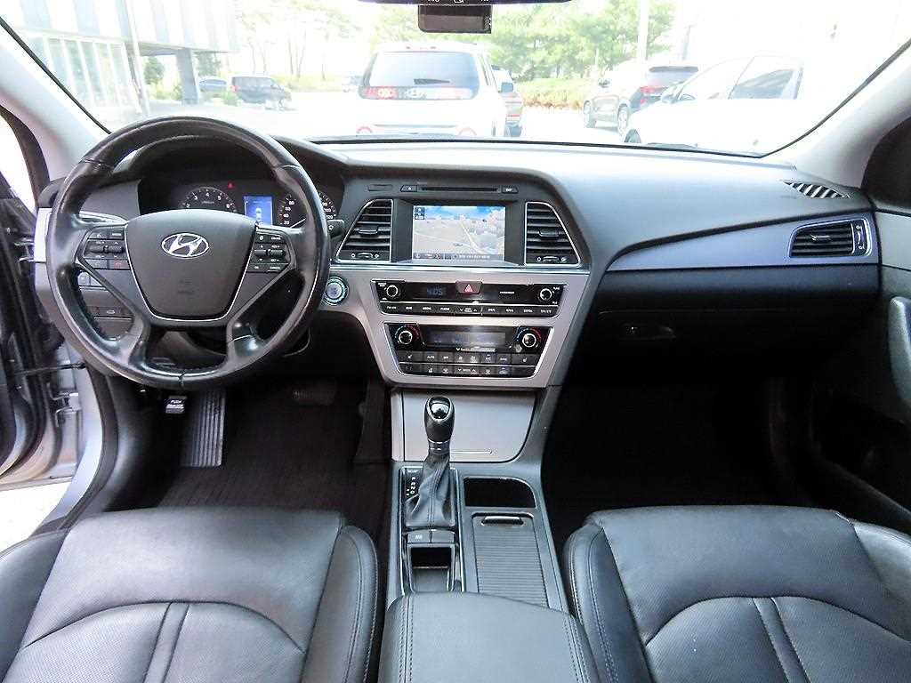 HYUNDAI Sonata - Vista 9