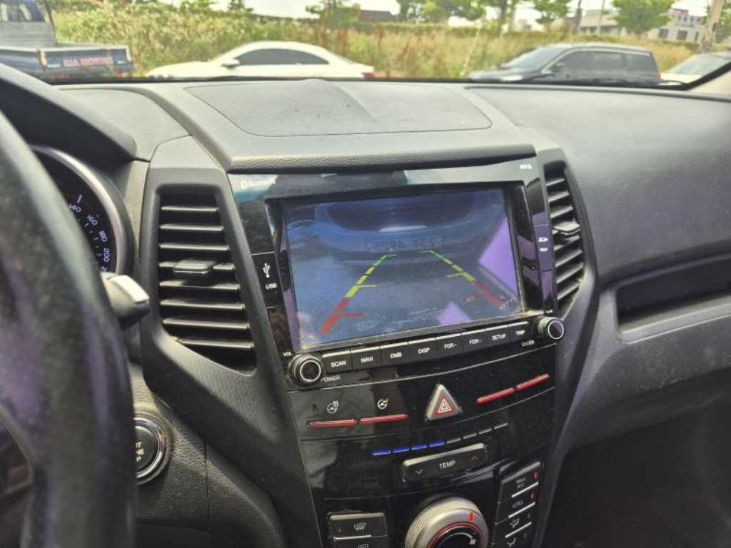 Ssangyong Tivoli - Vista 9