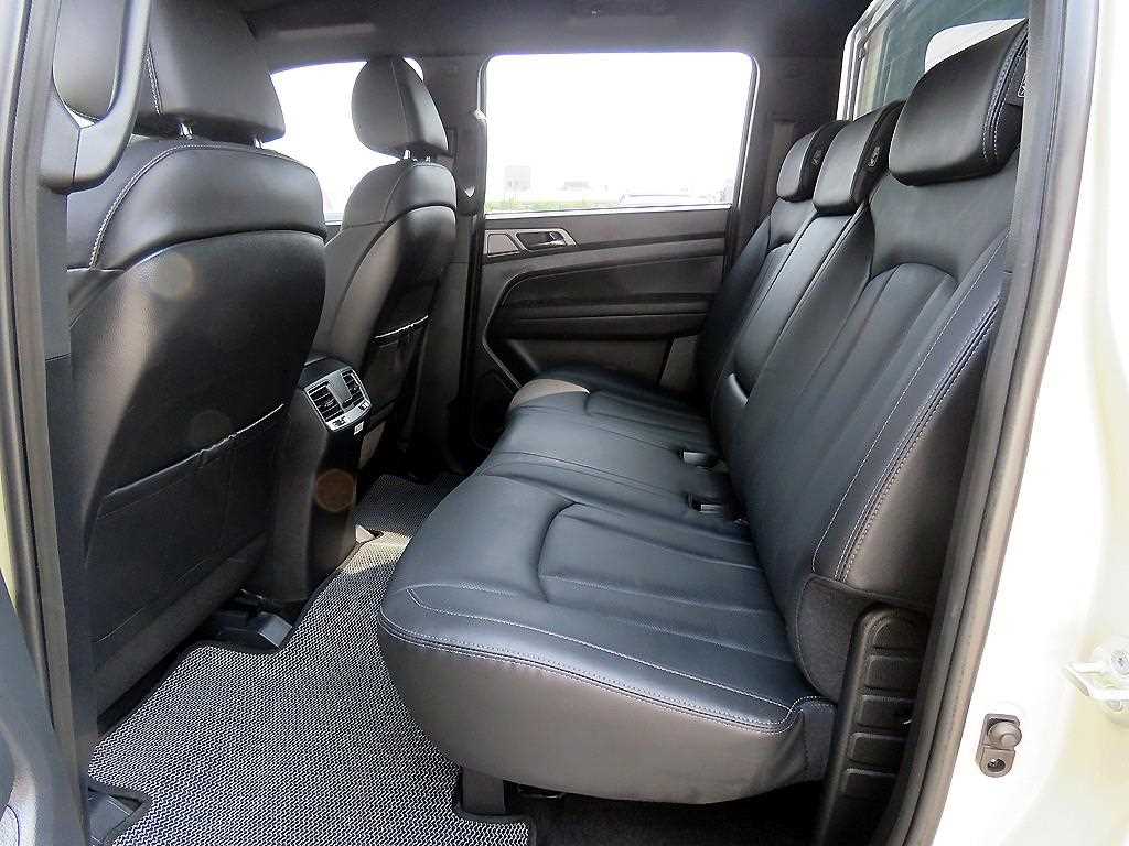 Ssangyong Rexton - Vista 10