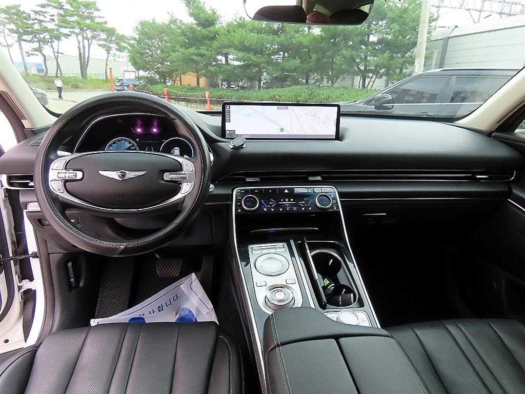 Genesis GV80 - Vista 9