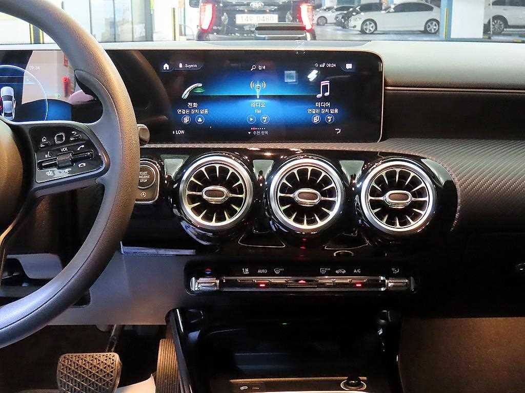 Mercedes Benz A Class 2020 Blanco - Importación desde Corea - HF Imports Iquique - Foto 13