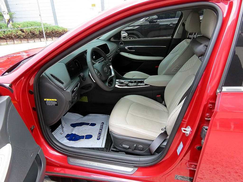 HYUNDAI Sonata - Vista 7
