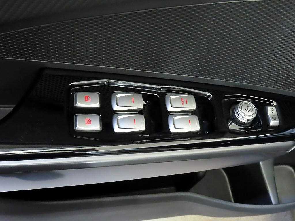 Ssangyong Tivoli 2018 Blanco - Importación desde Corea - HF Imports Iquique - Foto 19