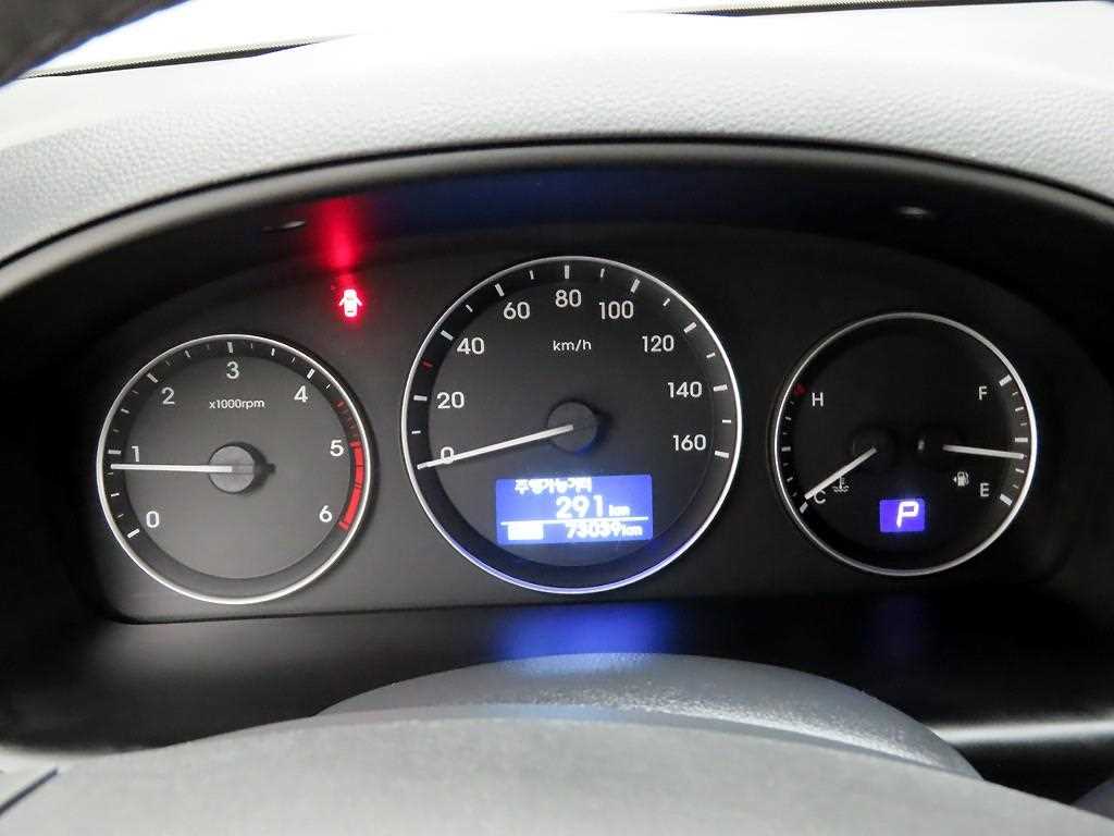 HYUNDAI Starex - Vista 8