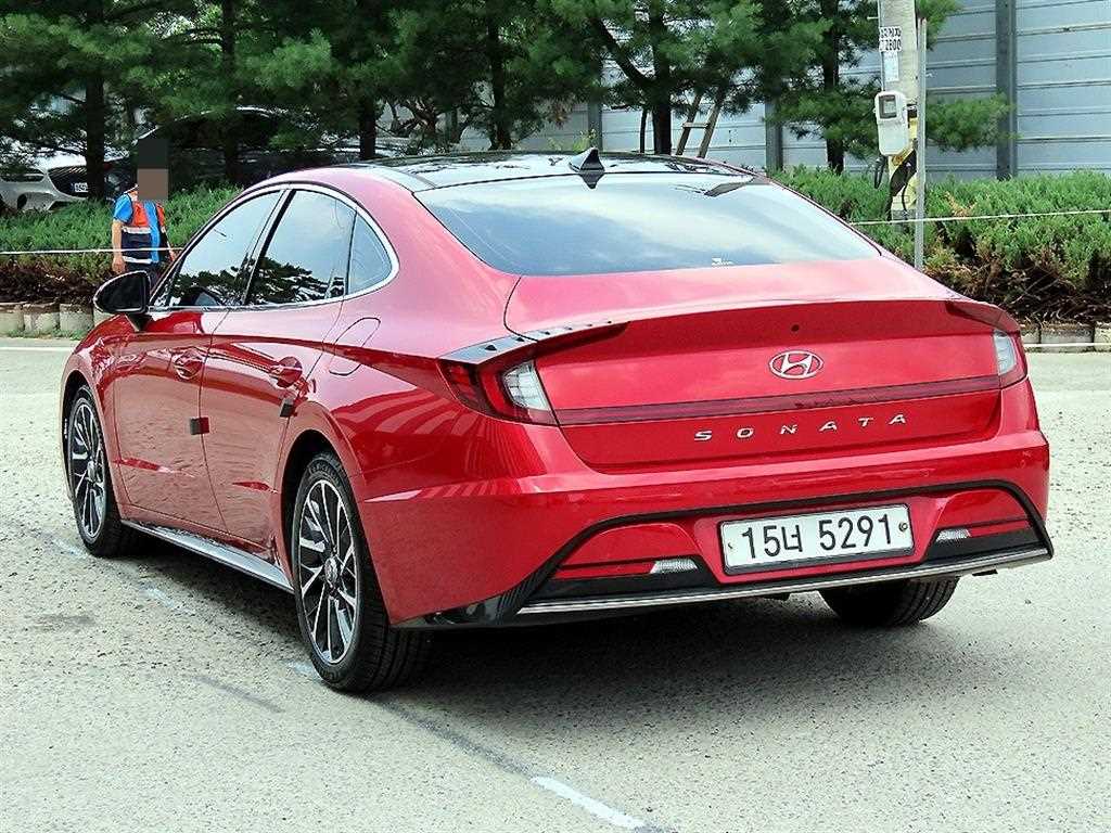HYUNDAI Sonata - Vista 3