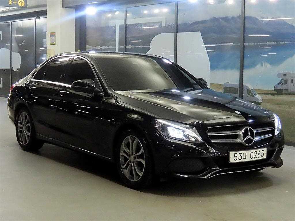 Mercedes Benz C Class 2016 Negro - Importación desde Corea - HF Imports Iquique - Foto 1