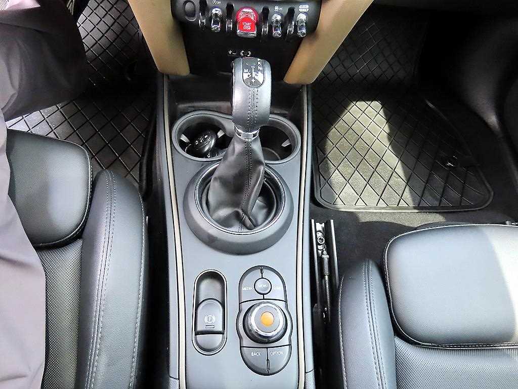 Mini Countryman - Vista 12
