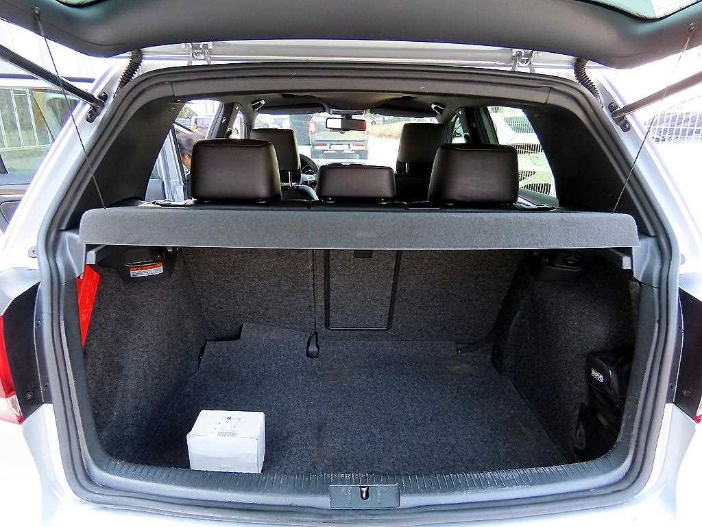 Volkswagen Golf 2010 Plateado - Importación desde Corea - HF Imports Iquique - Foto 20