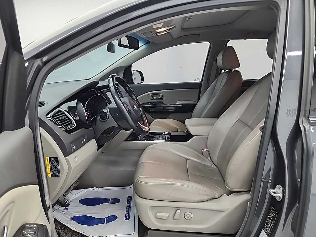 KIA Carnival 2015 Gris - Importación desde Corea - HF Imports Iquique - Foto 13