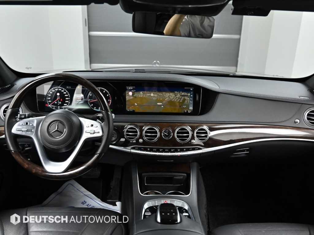 Mercedes Benz S Class - Vista 9