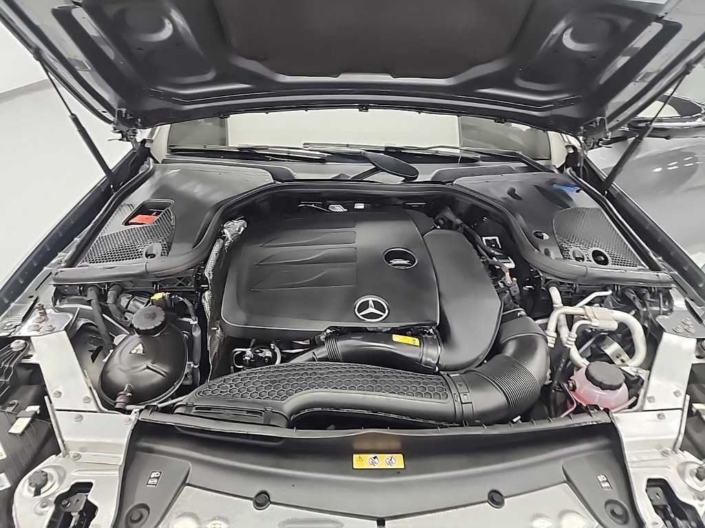 Mercedes Benz E class - Vista 7