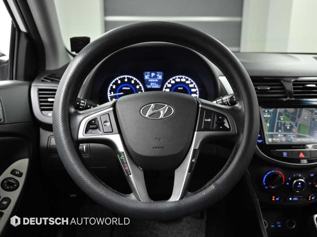 HYUNDAI Accent 2016 Blanco - Importación desde Corea - HF Imports Iquique - Foto 15