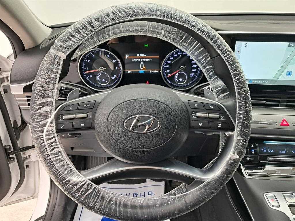 HYUNDAI Grandeur - Vista 9