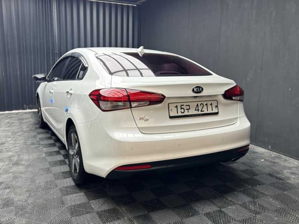 KIA K3 - Vista 3