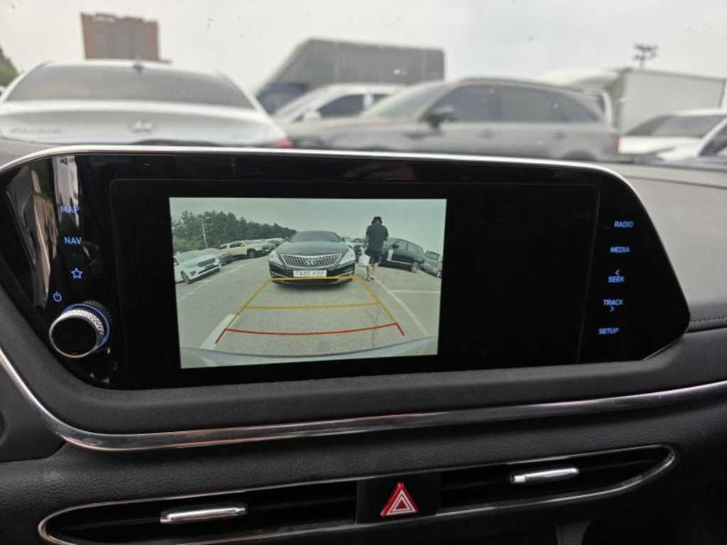 HYUNDAI Sonata - Vista 11
