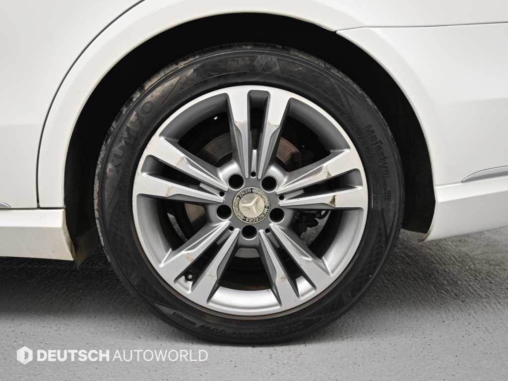 Mercedes Benz E class - Vista 7