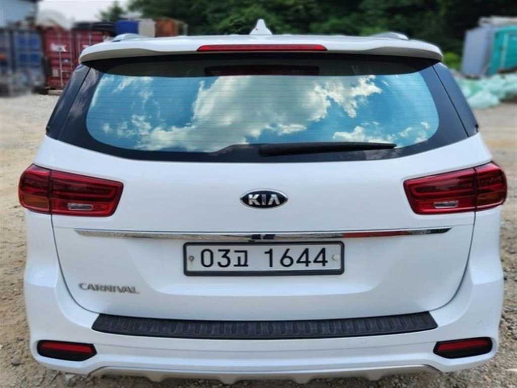 KIA Carnival - Vista 2