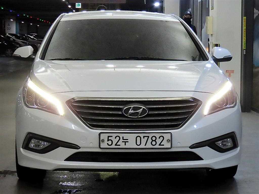 HYUNDAI Sonata - Vista 2