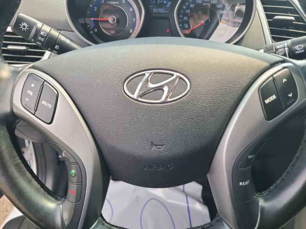 HYUNDAI Avante 2015 Blanco - Importación desde Corea - HF Imports Iquique - Foto 13