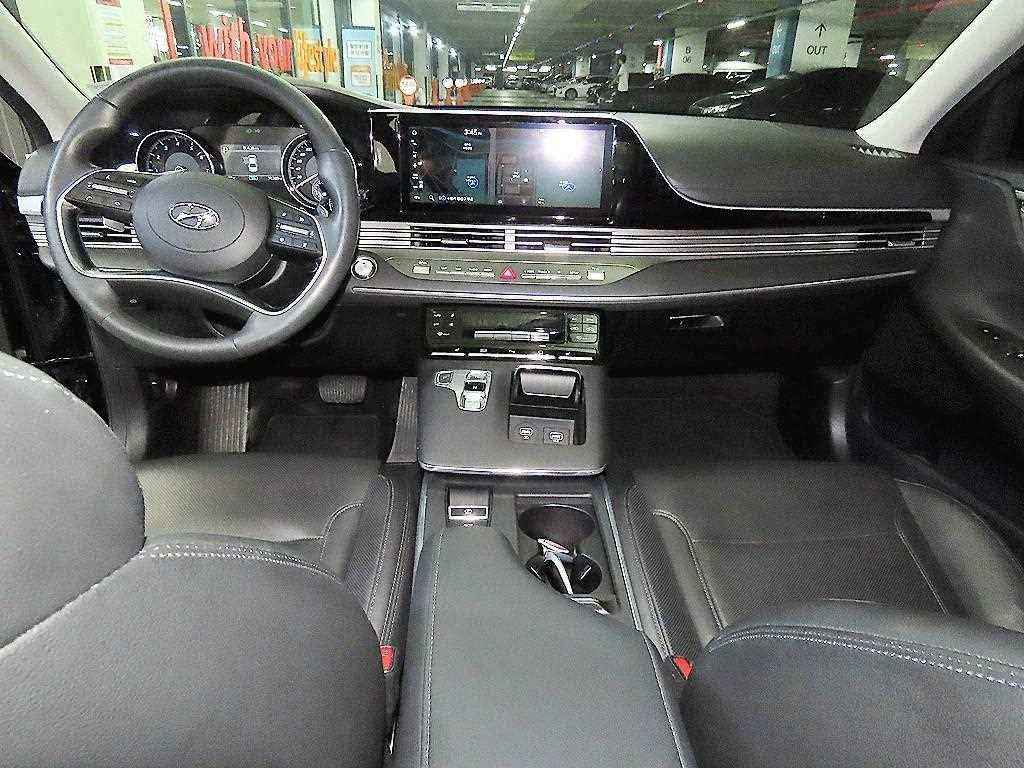 HYUNDAI Grandeur - Vista 10