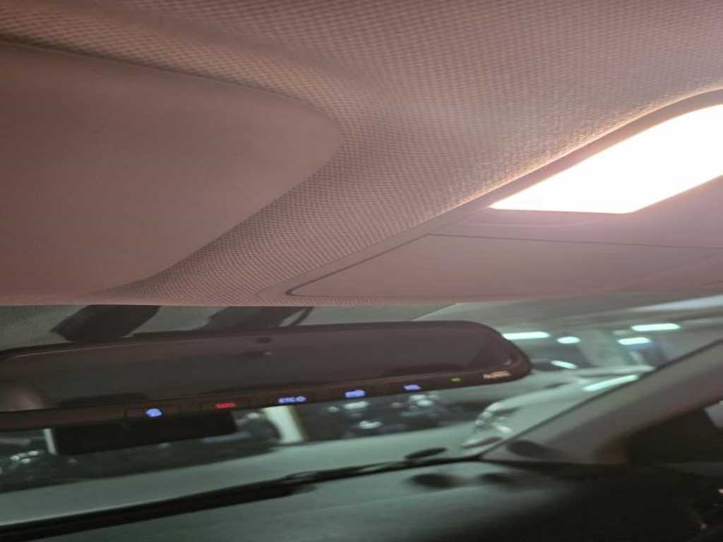 HYUNDAI Avante - Vista 10