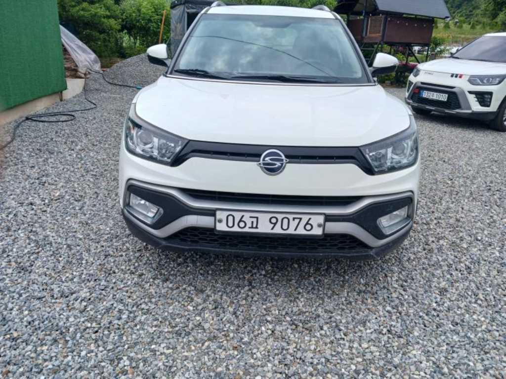Ssangyong Tivoli 2017 Blanco - Importación desde Corea - HF Imports Iquique - Foto 1