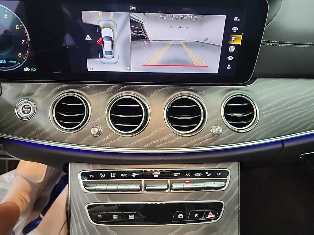 Mercedes Benz E class - Vista 12