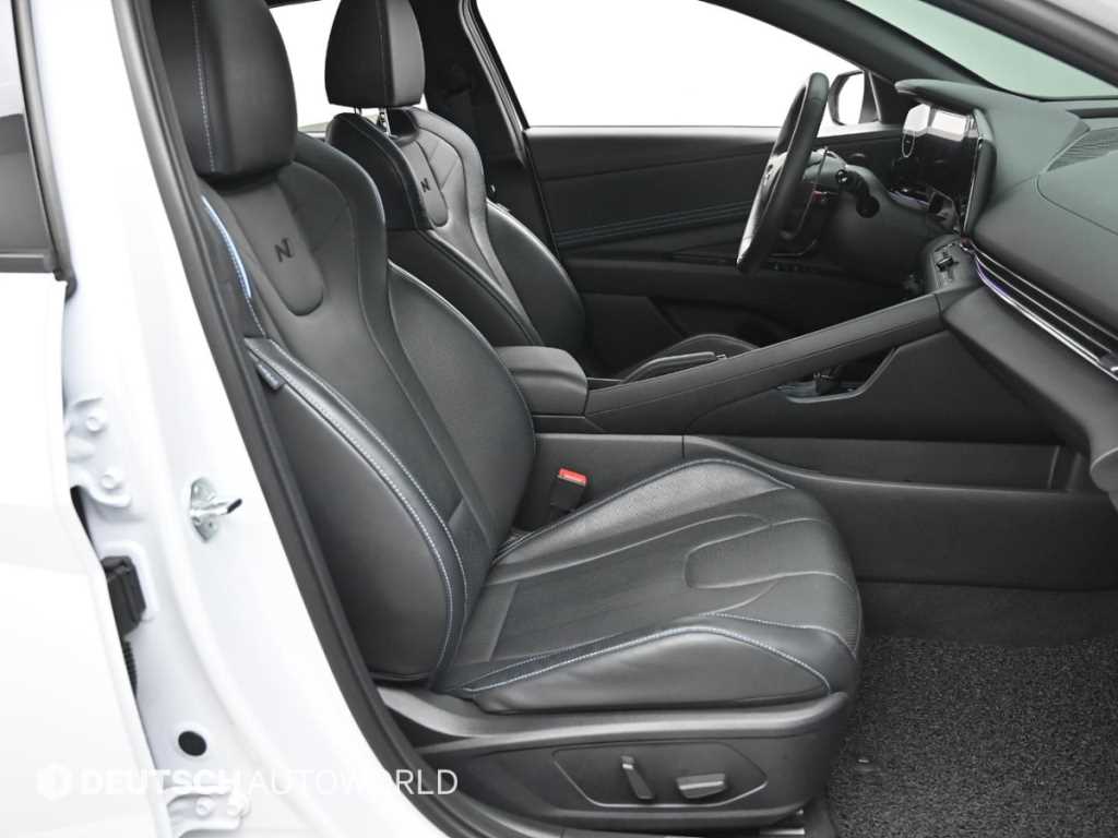 HYUNDAI Avante - Vista 12