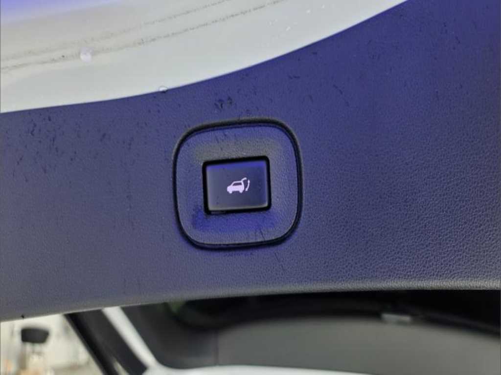 SAMSUNG QM6 - Vista 9