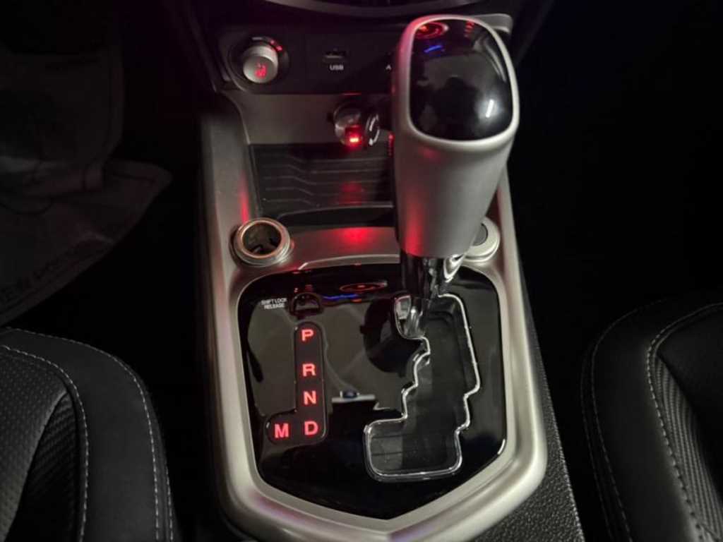Ssangyong Tivoli - Vista 12