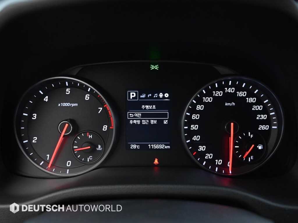 HYUNDAI Avante - Vista 11