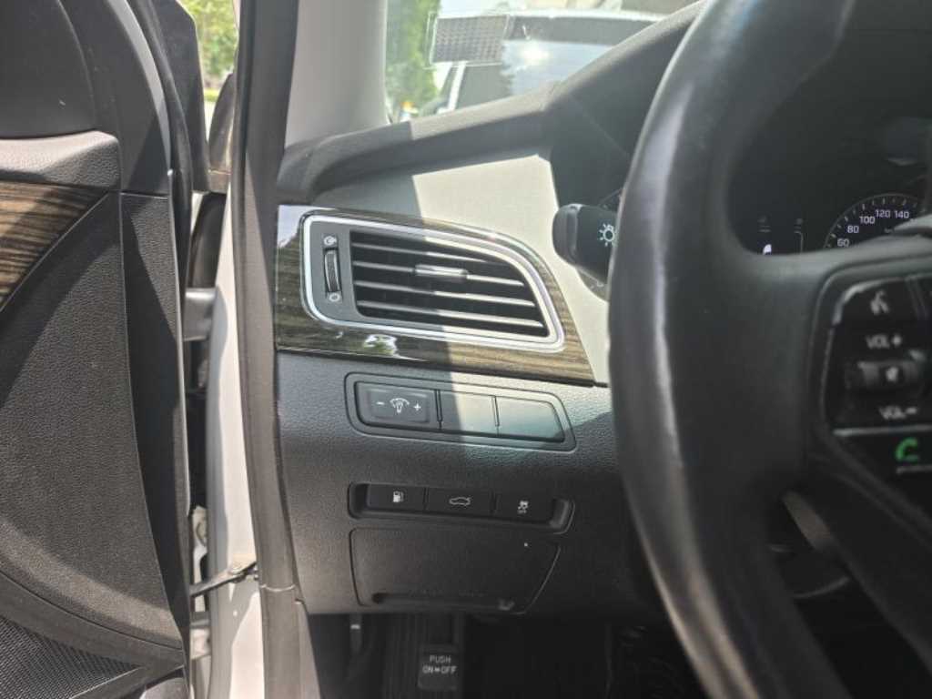 HYUNDAI Sonata - Vista 9