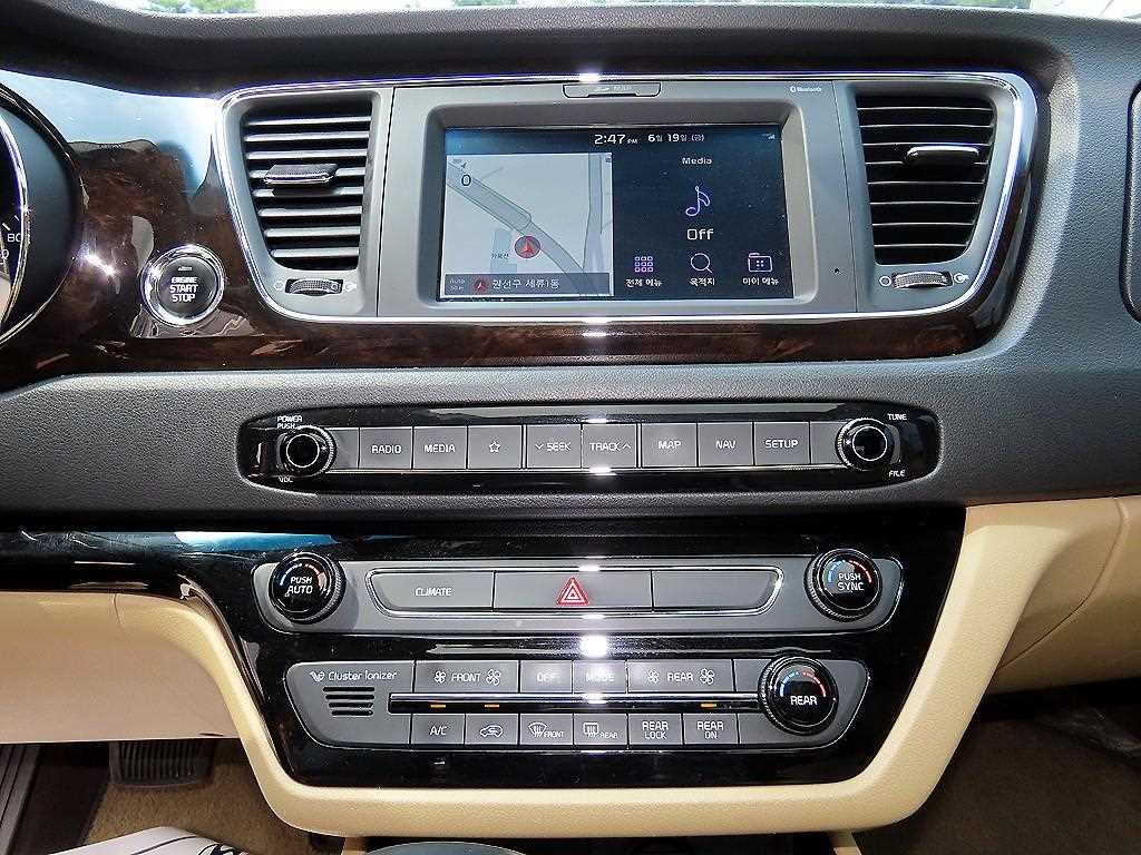 KIA Carnival 2018 Negro - Importación desde Corea - HF Imports Iquique - Foto 16