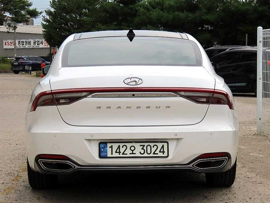 HYUNDAI Grandeur - Vista 7